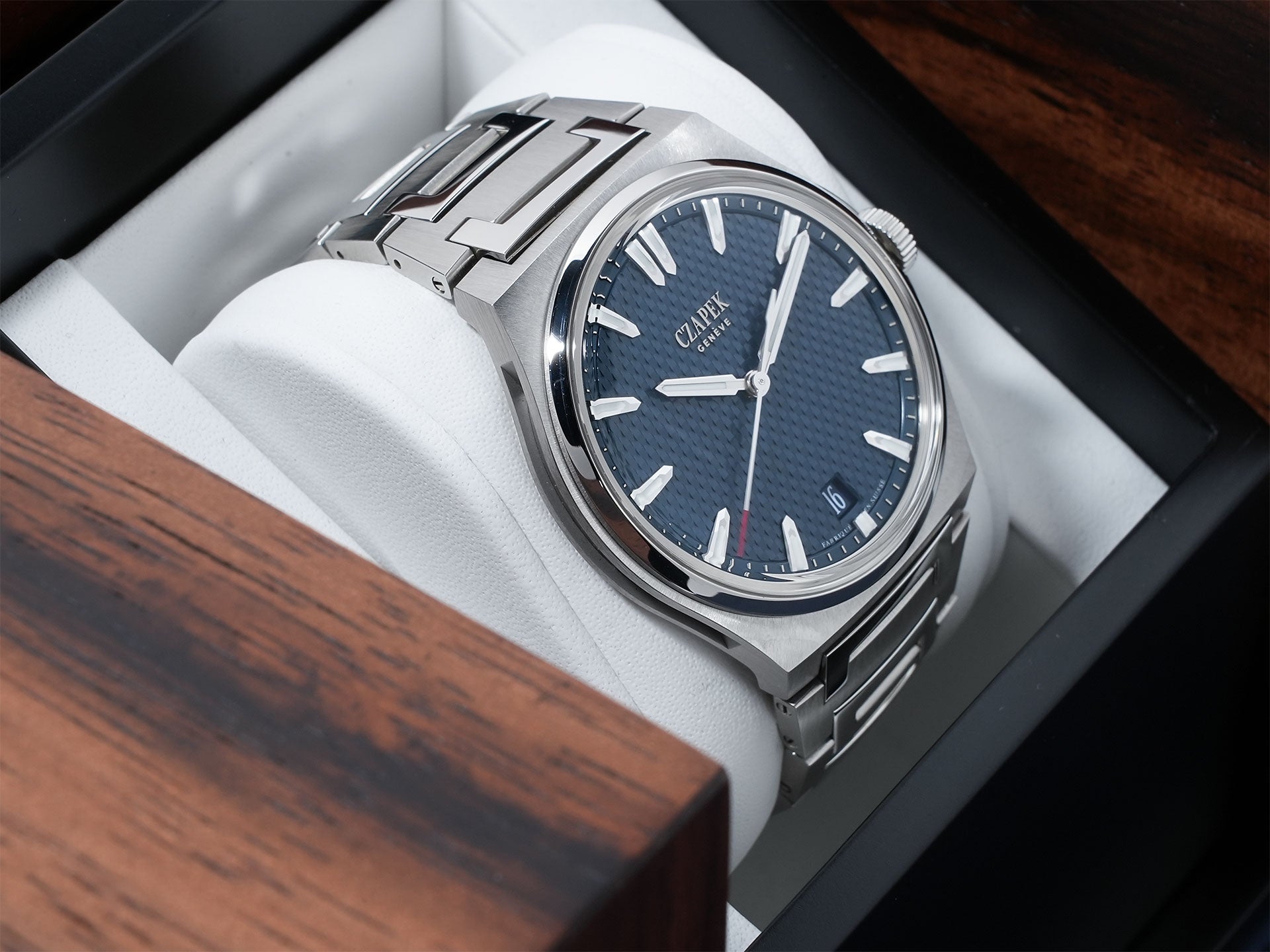 チャペック アンタークティック パサージュ ドゥ ドレーク Ref.- ステンレススチール ディープブルー文字盤 美中古 tah4oz72