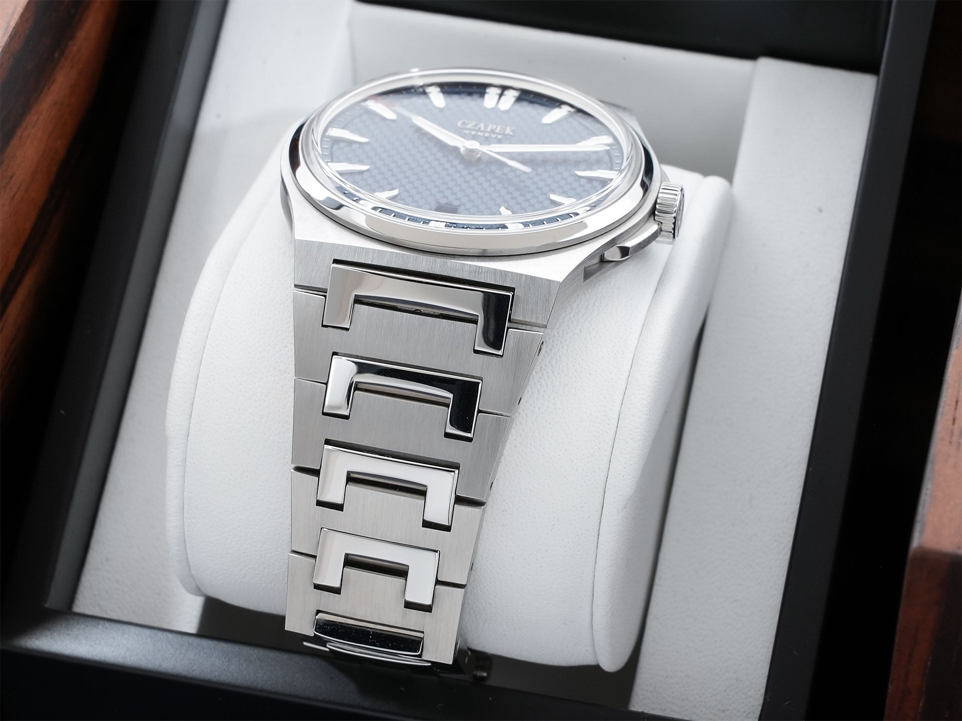 チャペック アンタークティック パサージュ ドゥ ドレーク Ref.- ステンレススチール ディープブルー文字盤 美中古 tah4oz72