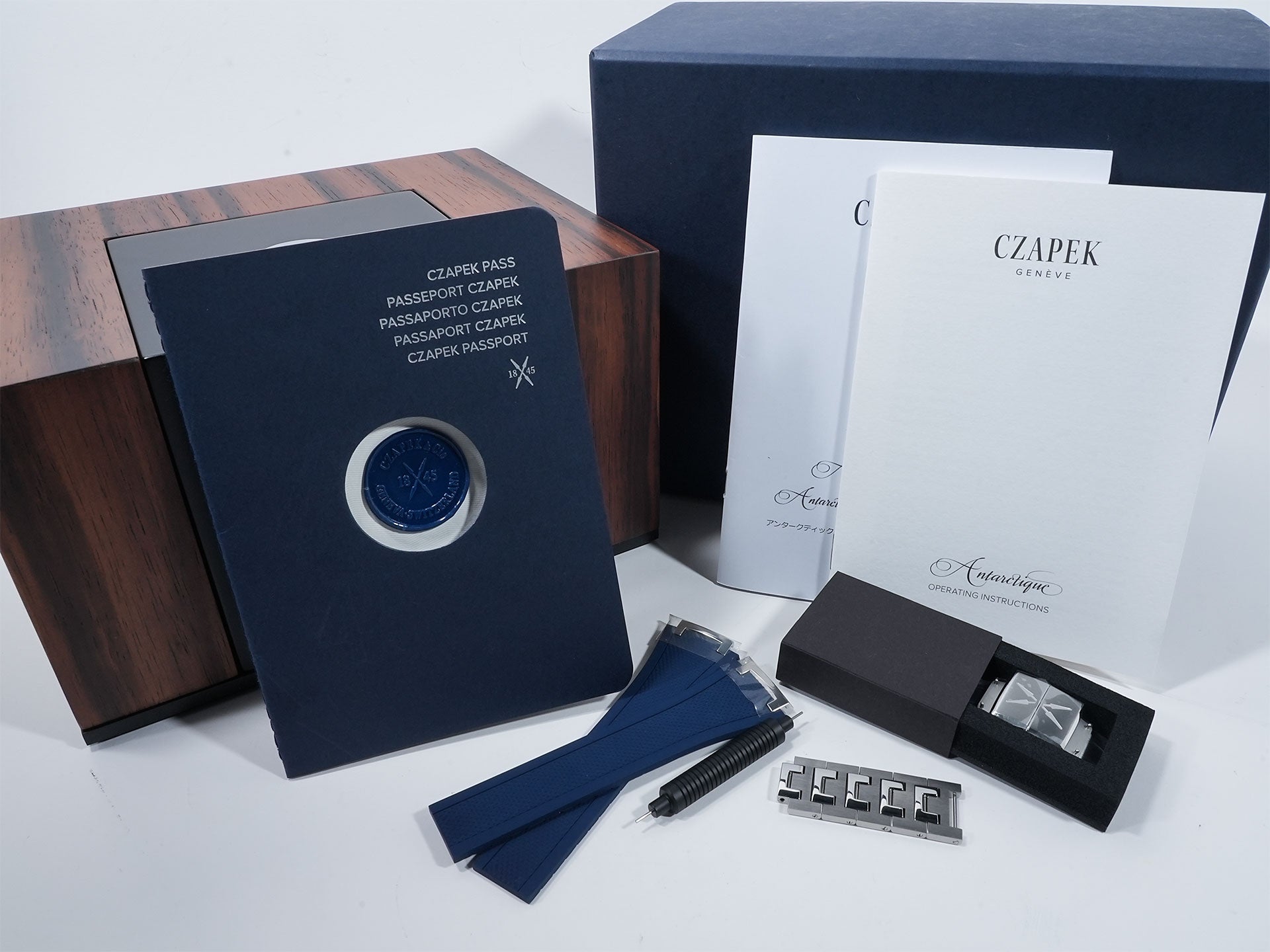 チャペック アンタークティック パサージュ ドゥ ドレーク Ref.- ステンレススチール ディープブルー文字盤 美中古 tah4oz72