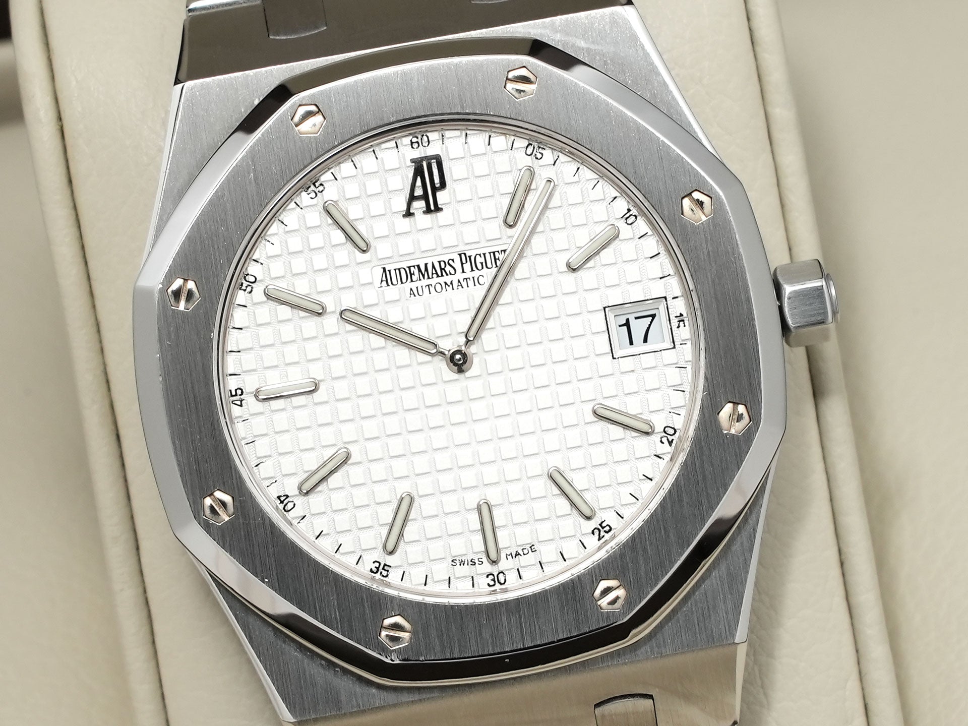 オーデマピゲ ロイヤルオーク ジャンボ エクストラ シン Ref.15202ST.O.0944ST ステンレススチール ホワイト文字盤 美中古 qm2rik7d