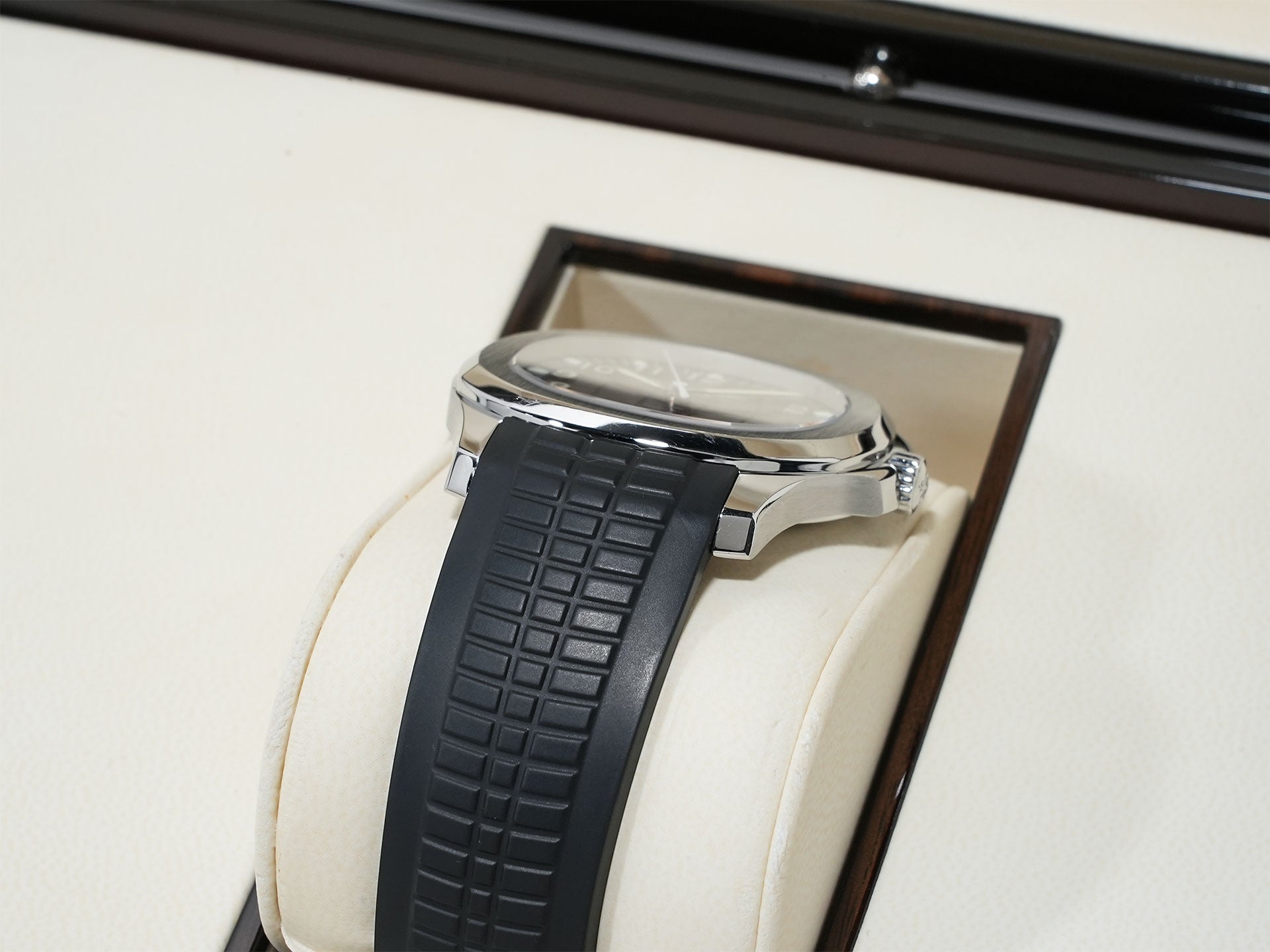 パテックフィリップ アクアノート TIFFANY＆CO. Ref.5167A-001 ステンレススチール ブラック文字盤 中古 m4j64sq3