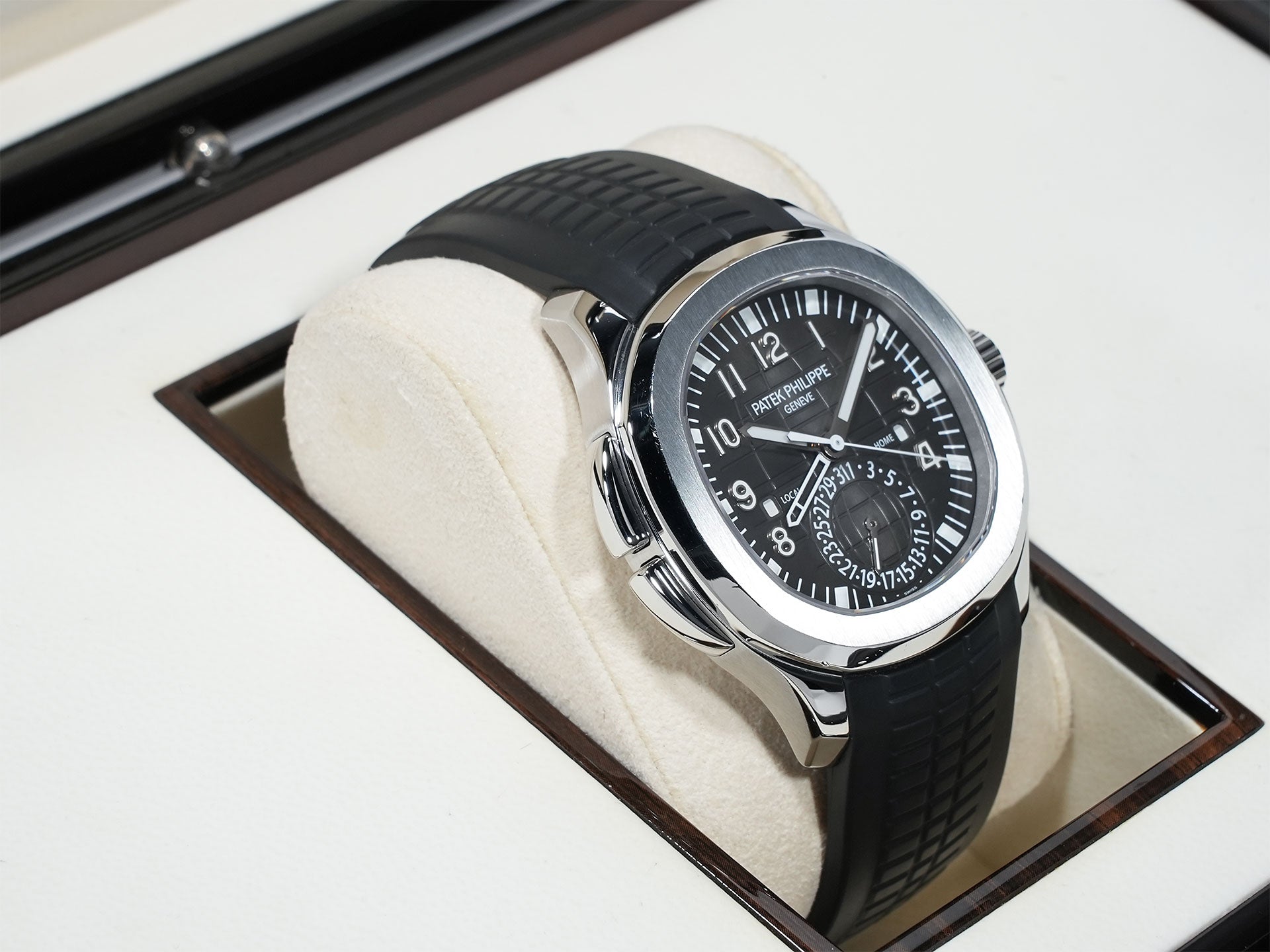 パテックフィリップ アクアノート トラベルタイム Ref.5164A-001 ステンレススチール ブラック文字盤 中古 kcpafj2t