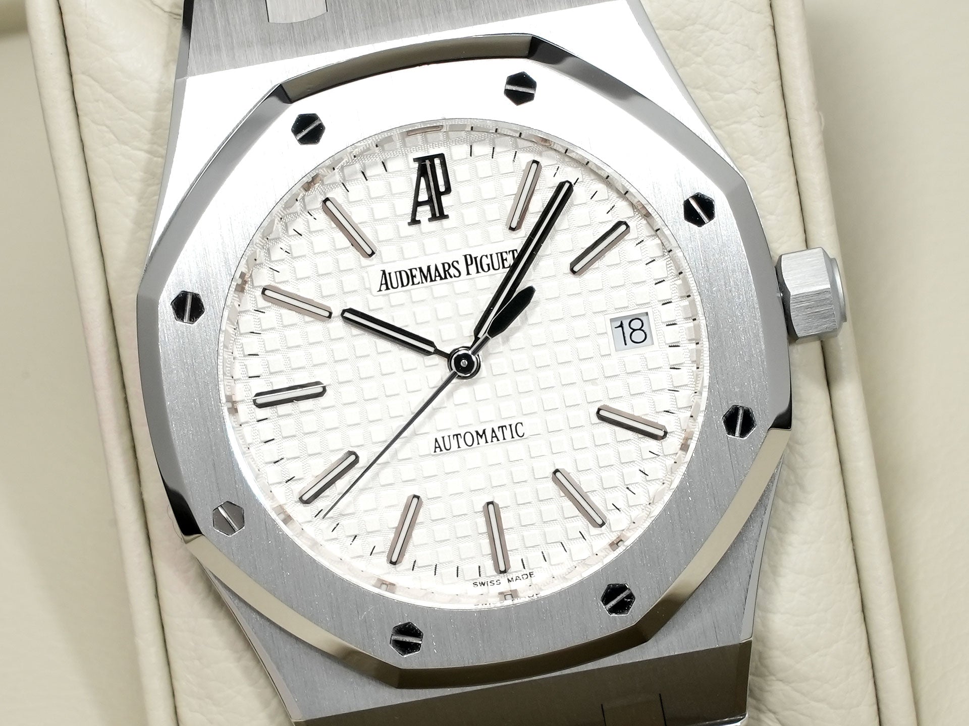 オーデマピゲ ロイヤルオーク Ref.15300ST.OO.1220ST.01 ステンレススチール シルバー文字盤 美品 cpn4jdcs