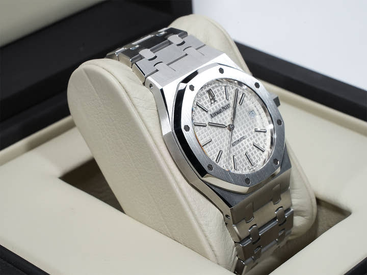 オーデマピゲ ロイヤルオーク Ref.15300ST.OO.1220ST.01 ステンレススチール シルバー文字盤 美品 cpn4jdcs