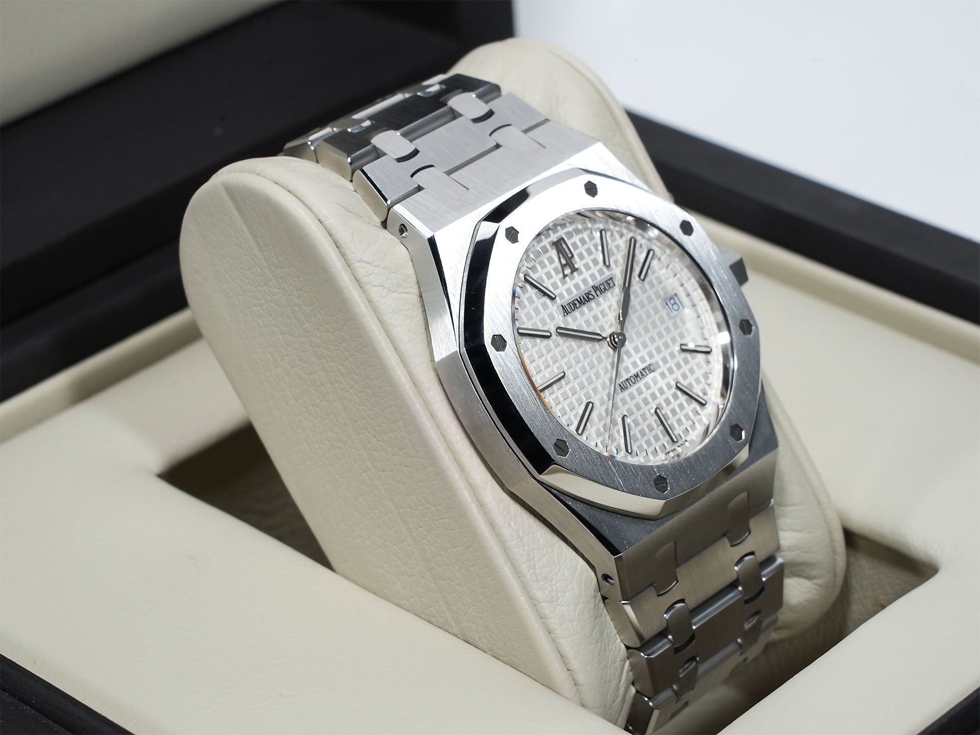オーデマピゲ ロイヤルオーク Ref.15300ST.OO.1220ST.01 ステンレススチール シルバー文字盤 美品 cpn4jdcs