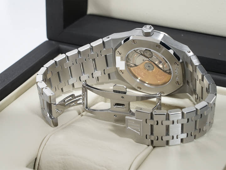 オーデマピゲ ロイヤルオーク Ref.15300ST.OO.1220ST.01 ステンレススチール シルバー文字盤 美品 cpn4jdcs