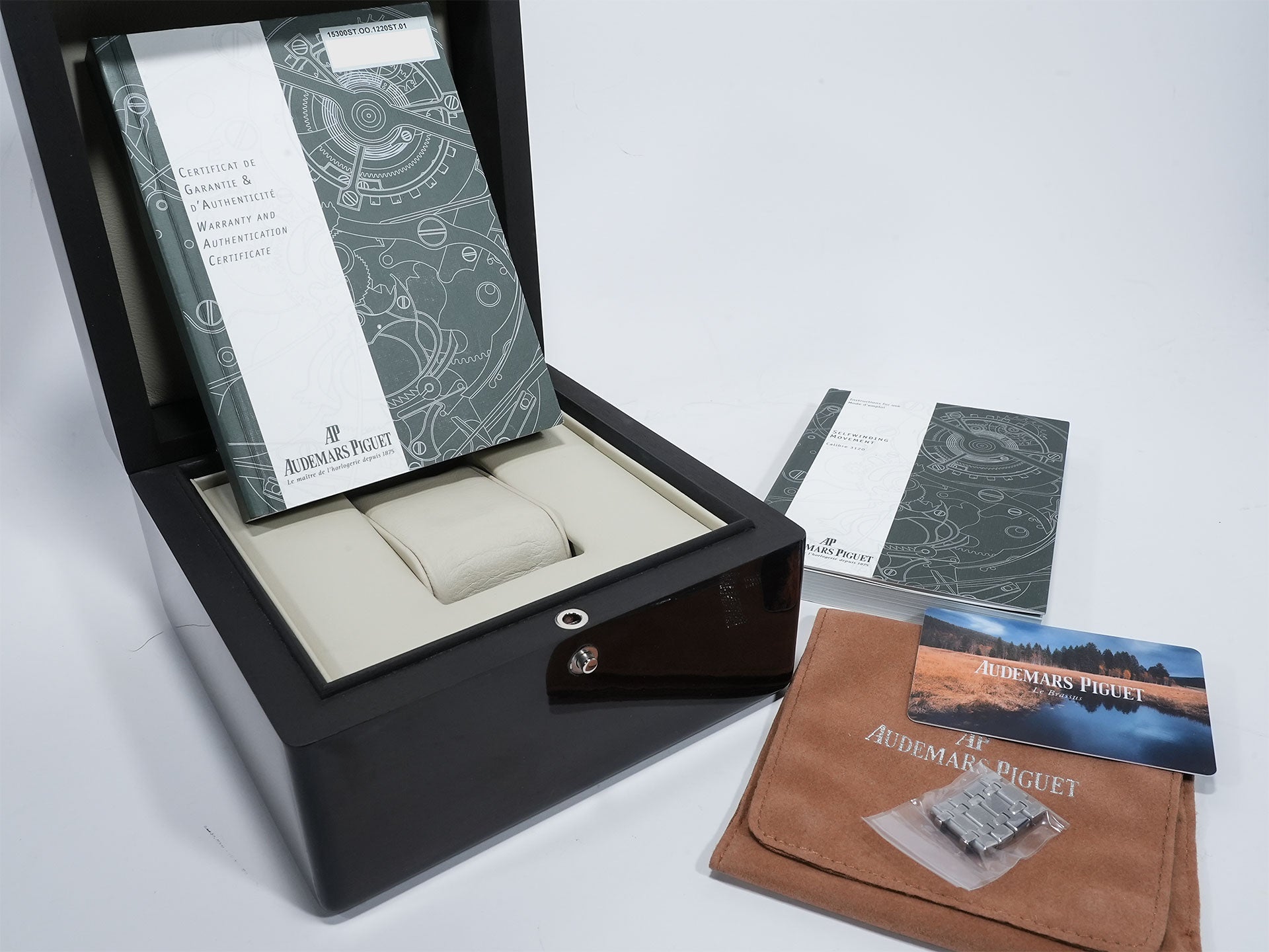 オーデマピゲ ロイヤルオーク Ref.15300ST.OO.1220ST.01 ステンレススチール シルバー文字盤 美品 cpn4jdcs