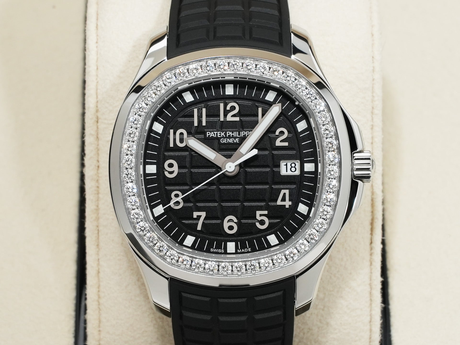 Patek Philippe Aquanaut Ref. 5267/200A-001 Stainless Steel Black Dial Unused 375o34mq