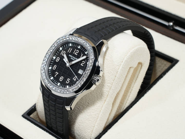 パテックフィリップ アクアノート Ref.5267/200A-001 ステンレススチール ブラック文字盤 未使用 375o34mq