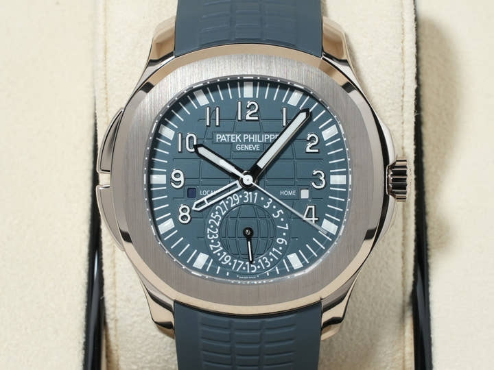 Patek Philippe Aquanaut Ref. 5164G-001 White Gold Blue-Gray Opaline Dial Unused dsn592g4