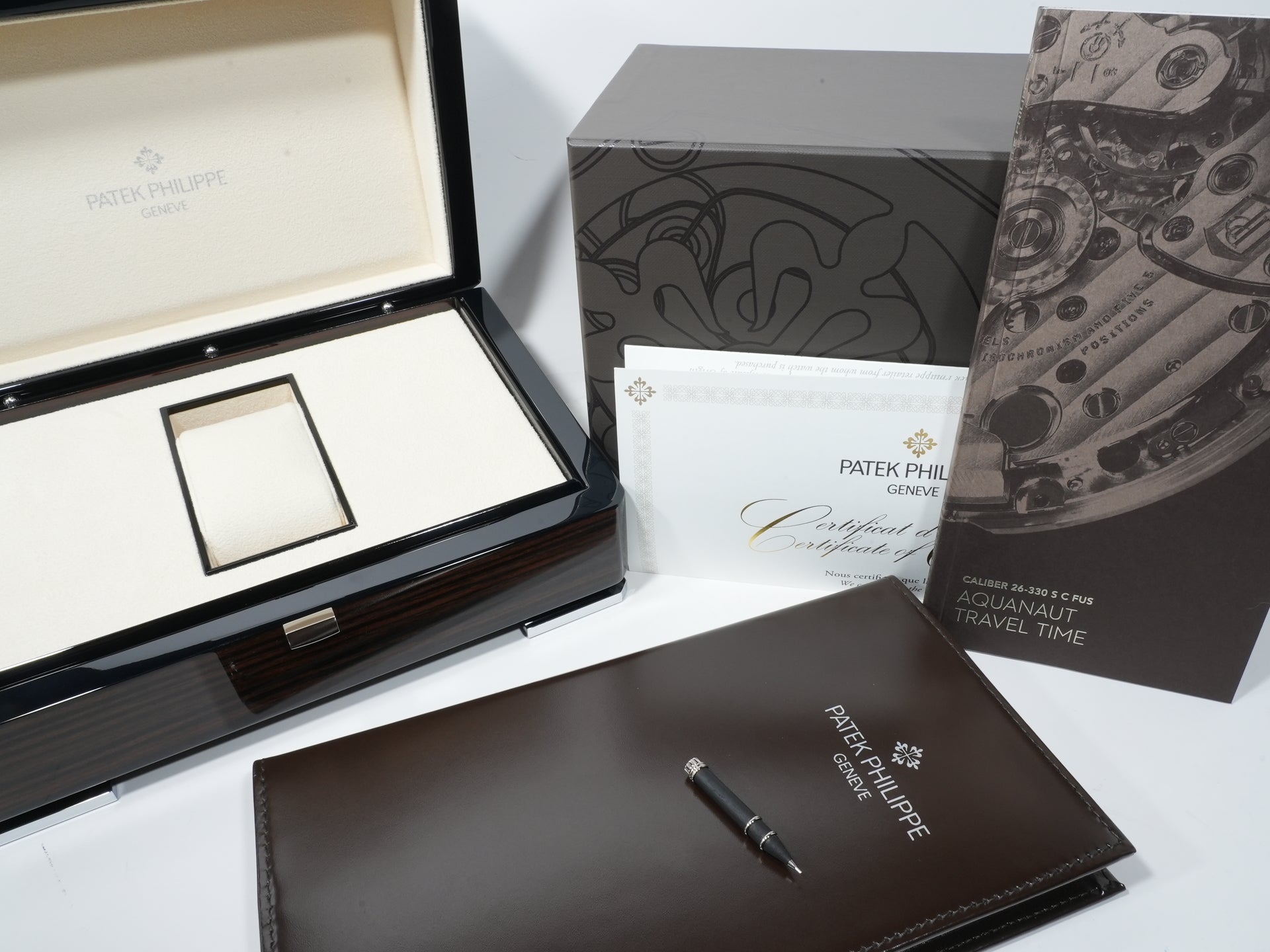 Patek Philippe Aquanaut Ref. 5164G-001 White Gold Blue-Gray Opaline Dial Unused dsn592g4