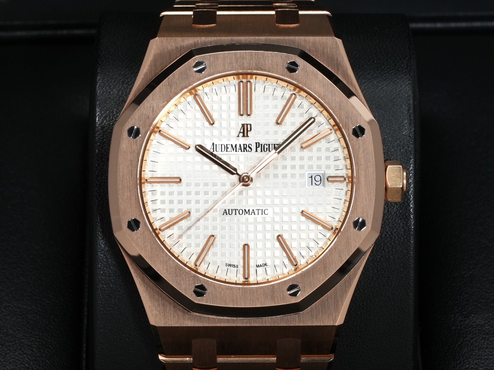 Audemars Piguet Royal Oak Ref. 15400OR.OO.1220OR.02 Pink Gold Silver Dial Excellent Condition p8oakepe