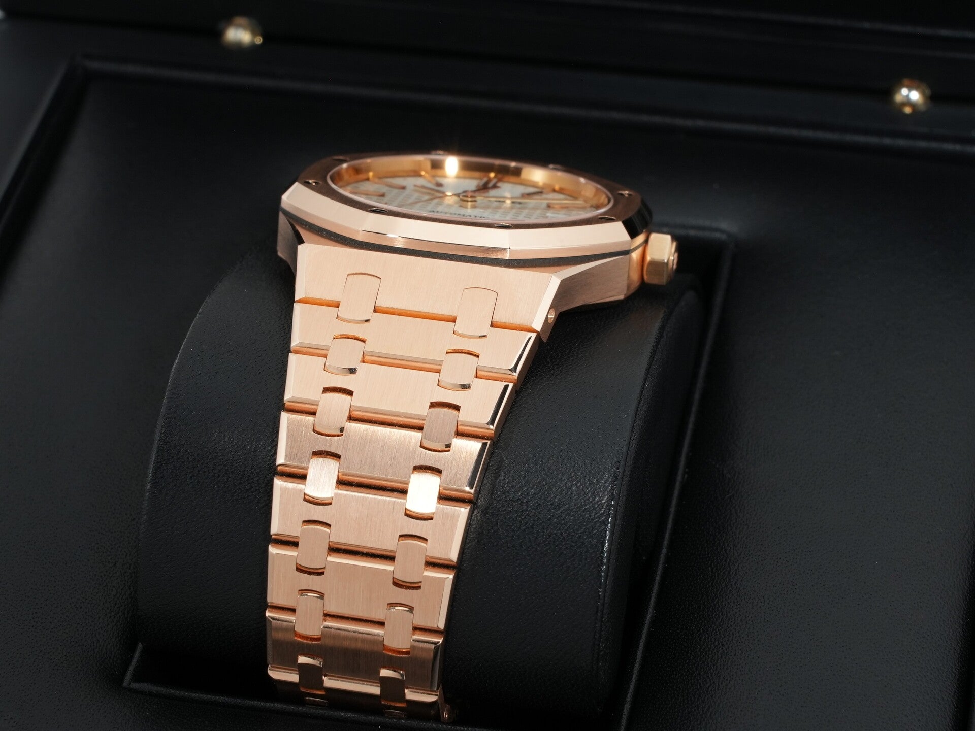 Audemars Piguet Royal Oak Ref. 15400OR.OO.1220OR.02 Pink Gold Silver Dial Excellent Condition p8oakepe
