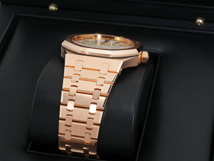 オーデマピゲ ロイヤルオーク Ref.15400OR.OO.1220OR.02 ピンクゴールド シルバー文字盤 美品 p8oakepe