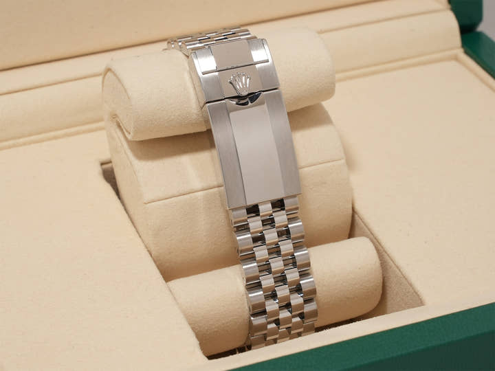 Rolex GMT-Master II Ref. 126710GRNR Stainless Steel Black Dial Jubilee Bracelet Unused pd2vu57u