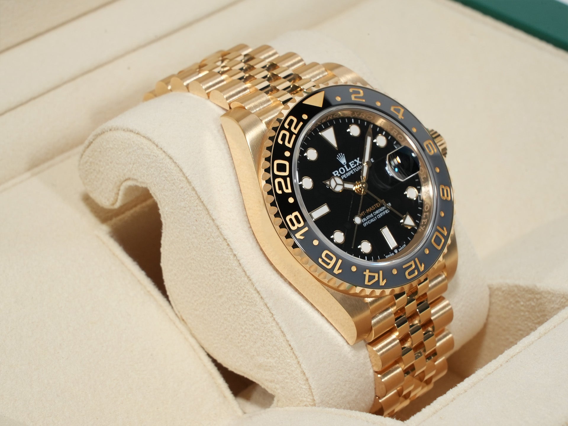 Rolex GMT-Master II Ref. 126718GRNR Yellow Gold with Black Dial and Jubilee Bracelet, Excellent Condition grwmzih7
