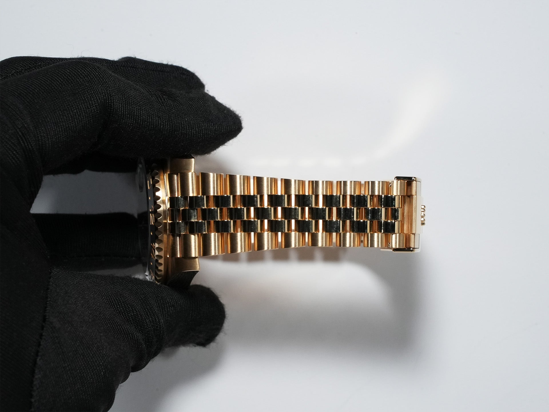 Rolex GMT-Master II Ref. 126718GRNR Yellow Gold with Black Dial and Jubilee Bracelet, Excellent Condition grwmzih7