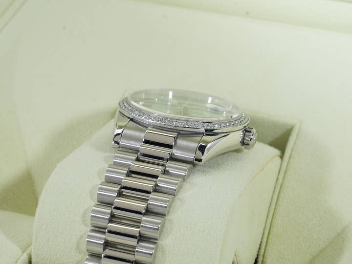 Pre-owned Rolex Day-Date Ref. 118346A Platinum Ice Blue with 10 Diamond Dial (jn7cajvj)