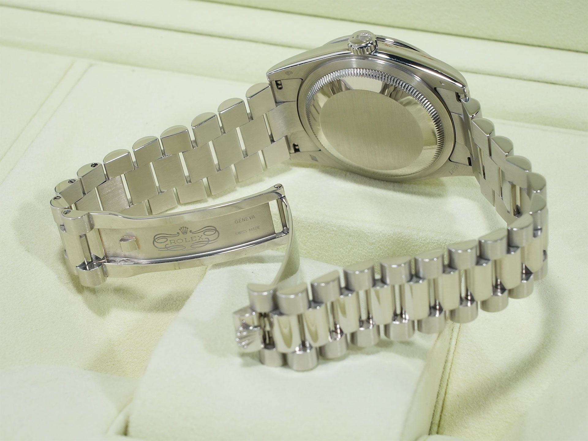 Pre-owned Rolex Day-Date Ref. 118346A Platinum Ice Blue with 10 Diamond Dial (jn7cajvj)