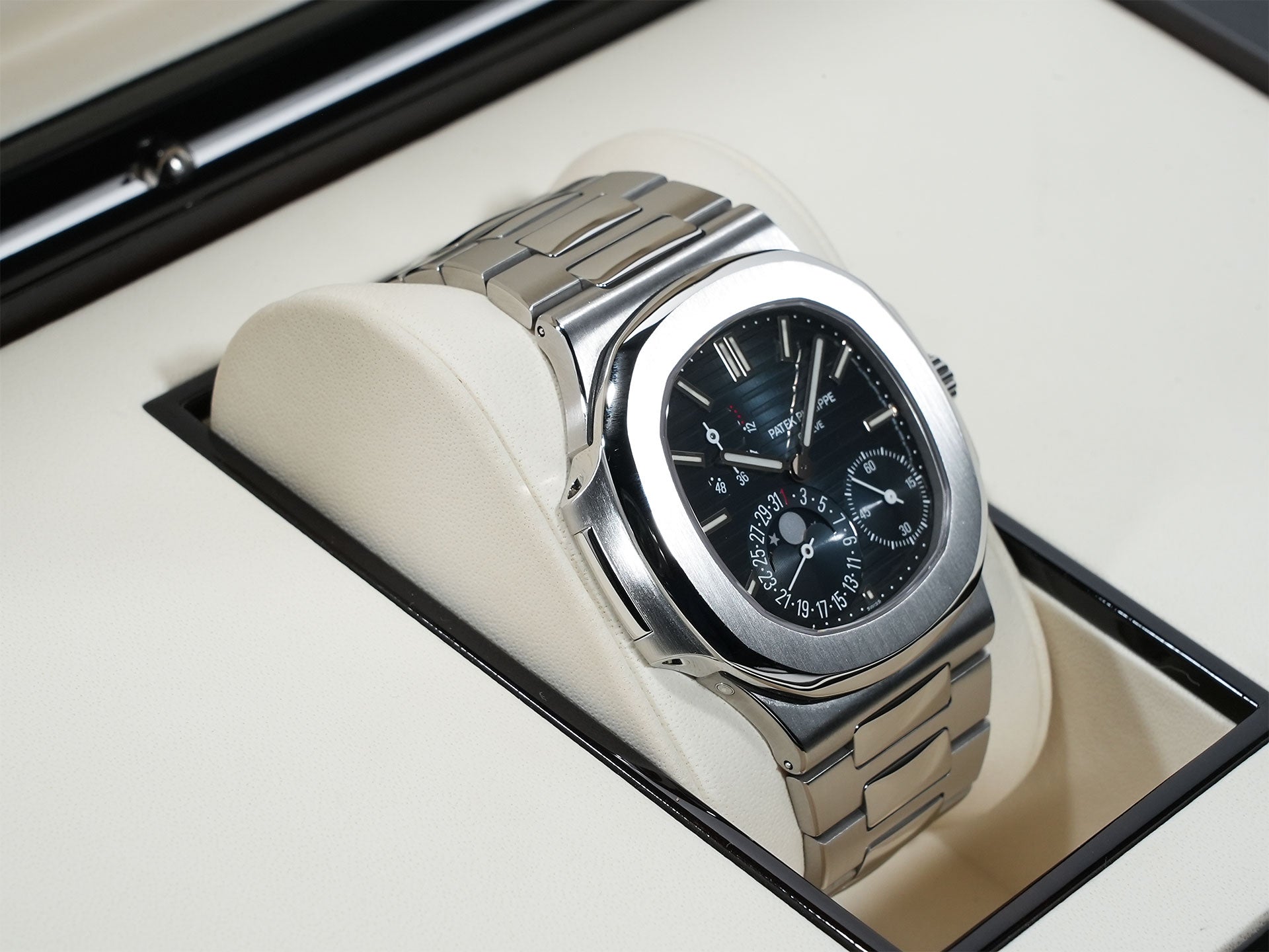 パテックフィリップ ノーチラス プチコンプリケーション Ref.5712/1A-001 ステンレススチール ブルー文字盤 美中古 8ebgwhxx