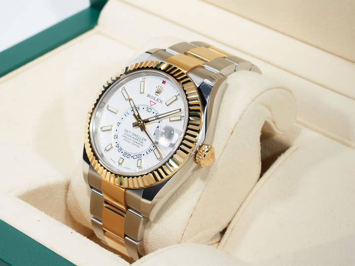 ロレックス スカイドゥエラー Ref.326933 ステンレススチール/イエローゴールド ホワイト文字盤 オイスターブレスレット 美中古 twq4tz3m