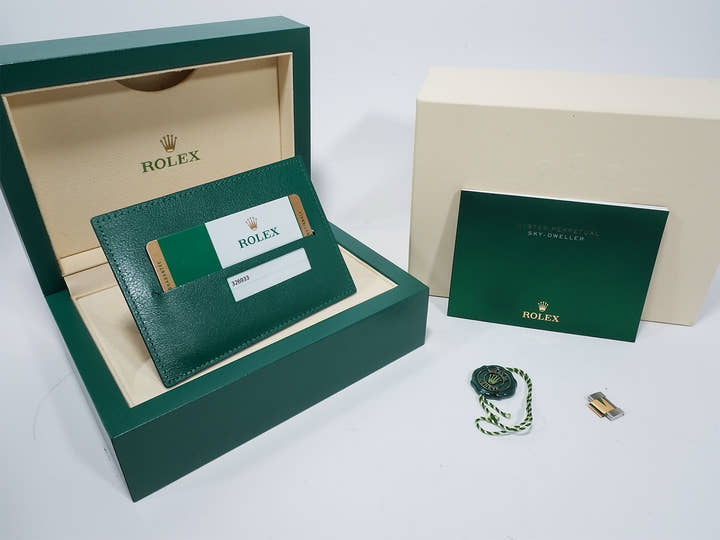 ロレックス スカイドゥエラー Ref.326933 ステンレススチール/イエローゴールド ホワイト文字盤 オイスターブレスレット 美中古 twq4tz3m