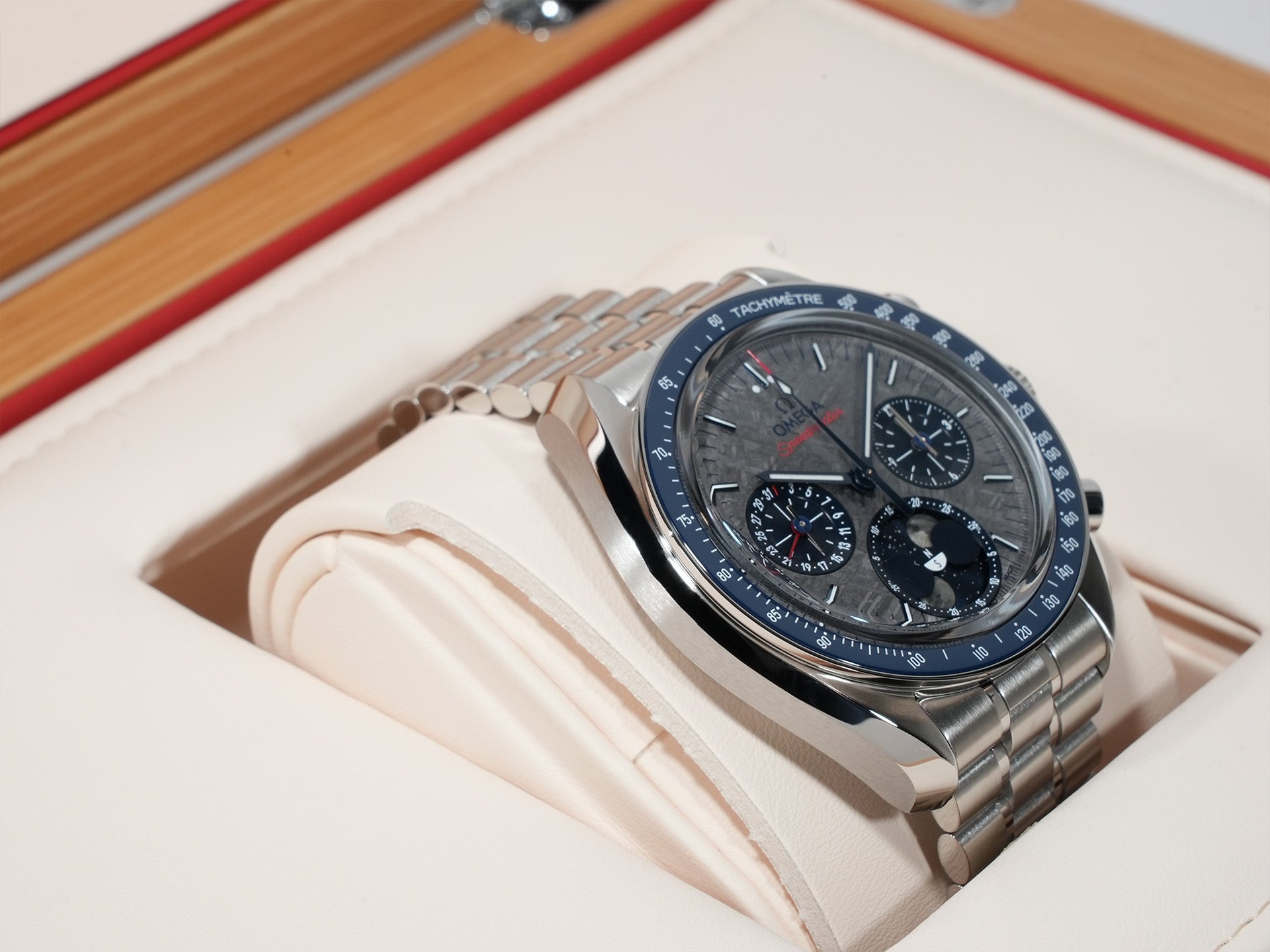 オメガ スピードマスター ムーンフェイズ コーアクシャル マスタークロノメーター メテオライト Ref.304.30.43.52.06.001 ステンレススチール メテオライト文字盤 未使用 8zithvbr