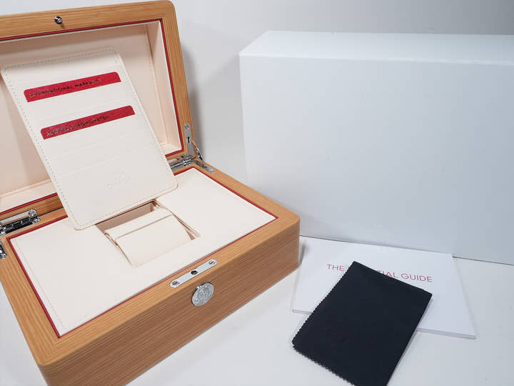 オメガ スピードマスター ムーンフェイズ コーアクシャル マスタークロノメーター メテオライト Ref.304.30.43.52.06.001 ステンレススチール メテオライト文字盤 未使用 8zithvbr