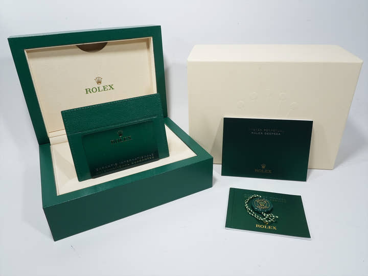 ロレックス シードゥエラー ディープシー Ref.136660 ステンレススチール D-BLUE文字盤 未使用 gmsf3nbn