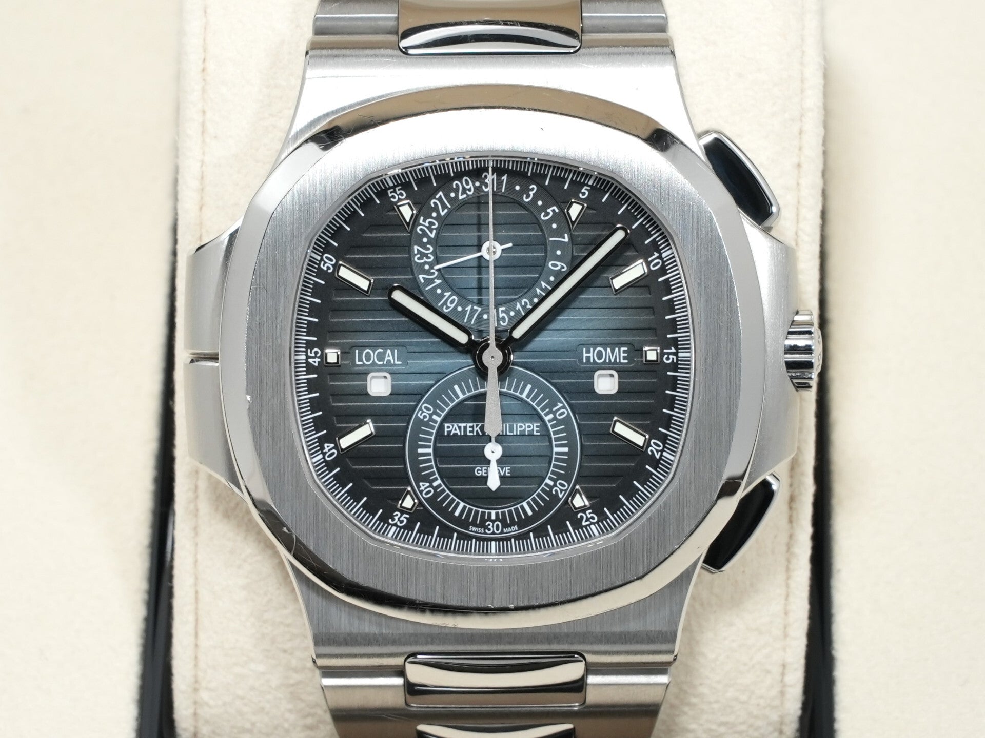 パテックフィリップ ノーチラス トラベルタイム クロノグラフ Ref.5990/1A-011 ステンレススチール ブルーソレイユ文字盤 中古 typvfvdz