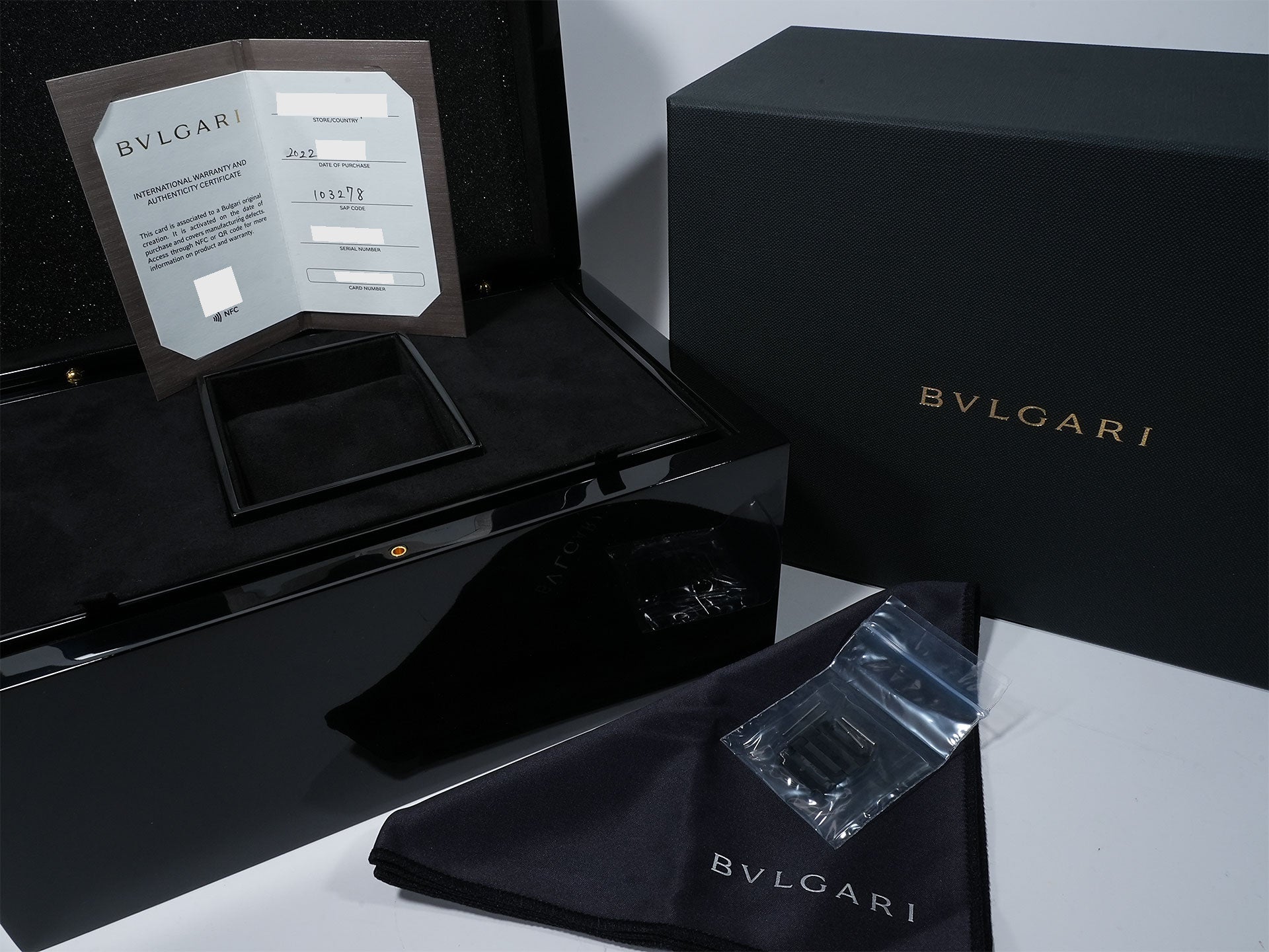 ブルガリ オクト フィニッシモ クロノグラフ GMT Ref.103278 セラミック ブラック文字盤 美品 b6s6g45z