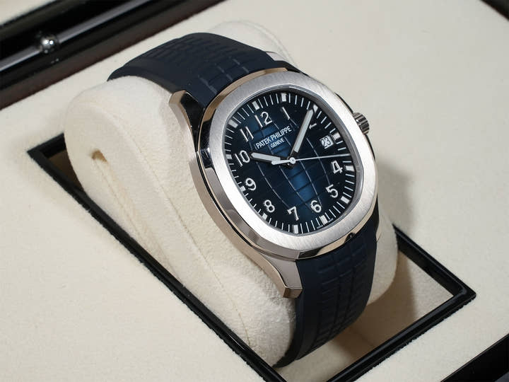 パテックフィリップ アクアノート Ref.5168G-001 ホワイトゴールド ミッドナイトブルー文字盤 中古 ymsch67p