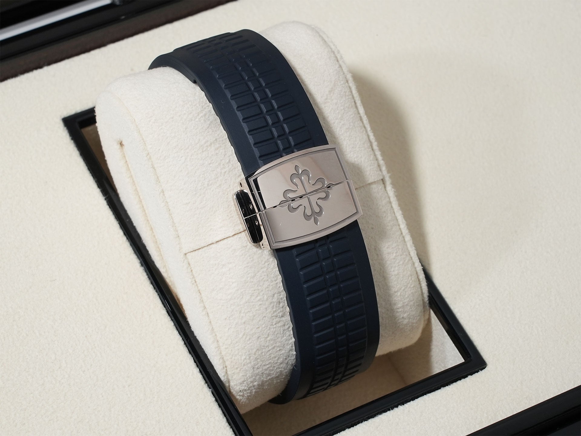 パテックフィリップ アクアノート Ref.5168G-001 ホワイトゴールド ミッドナイトブルー文字盤 中古 ymsch67p