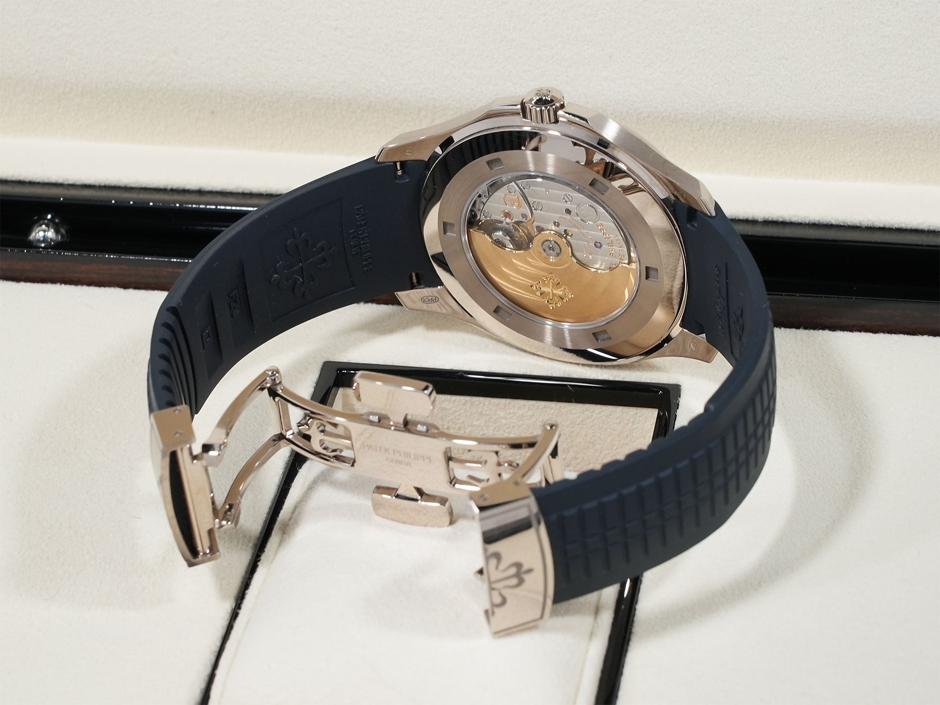 パテックフィリップ アクアノート Ref.5168G-001 ホワイトゴールド ミッドナイトブルー文字盤 中古 ymsch67p