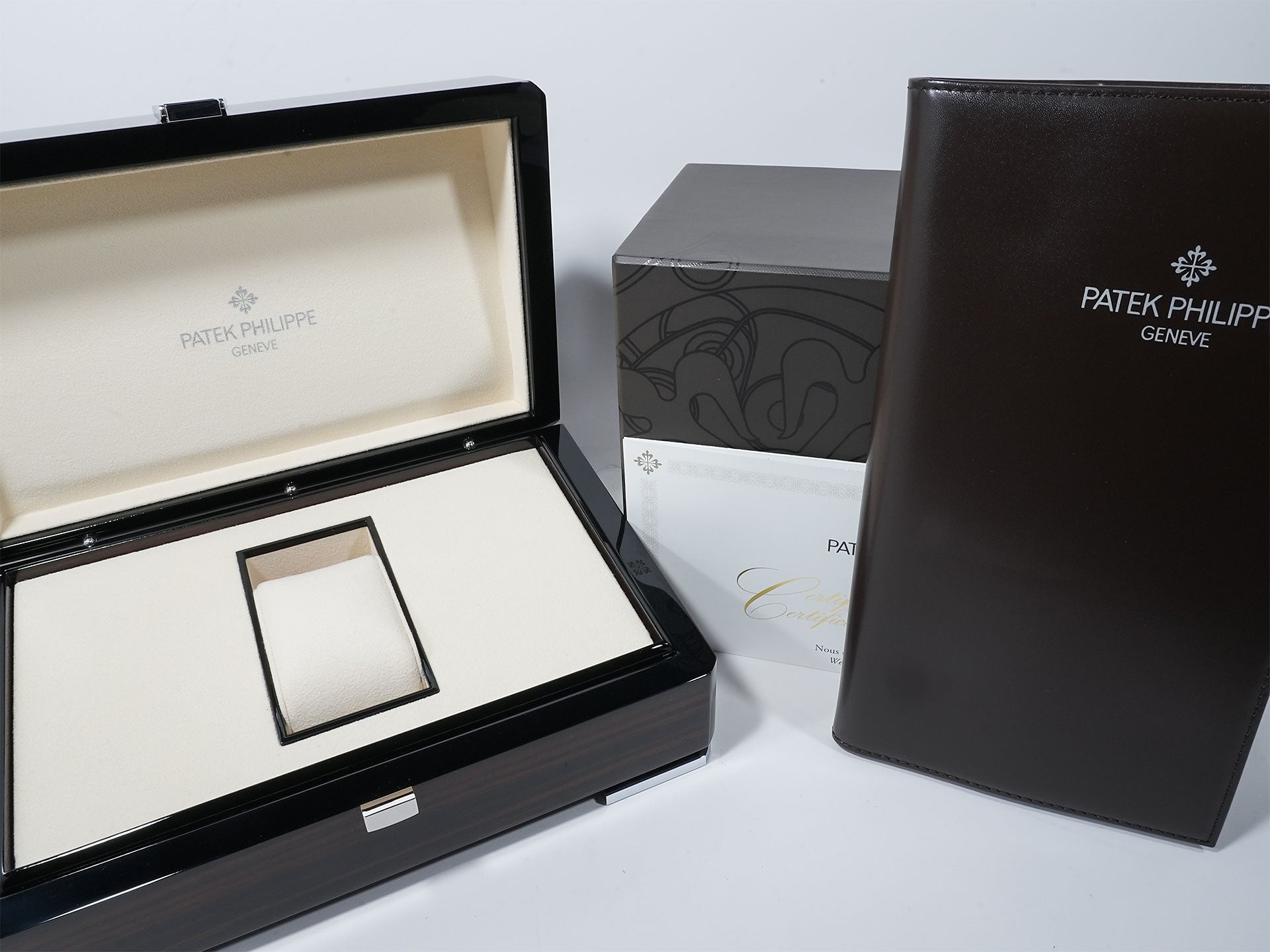 パテックフィリップ アクアノート Ref.5168G-001 ホワイトゴールド ミッドナイトブルー文字盤 中古 ymsch67p