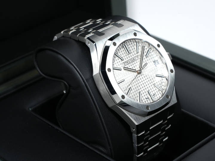 オーデマピゲ ロイヤルオーク 50周年記念 Ref.15510ST.OO.1320ST.03 ステンレススチール シルバー文字盤 未使用 dqve3s8b