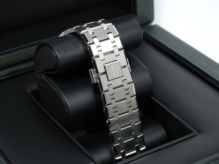 オーデマピゲ ロイヤルオーク 50周年記念 Ref.15510ST.OO.1320ST.03 ステンレススチール シルバー文字盤 未使用 dqve3s8b