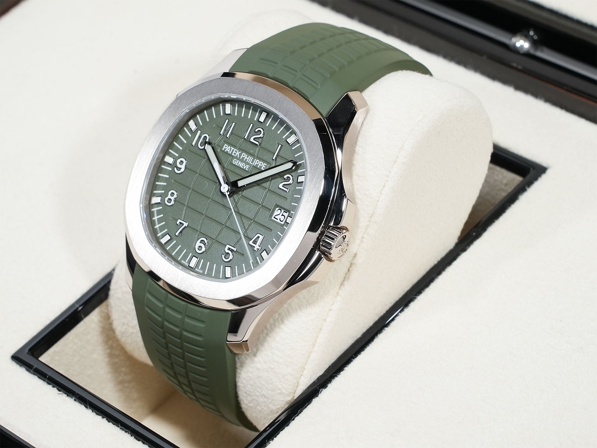 パテックフィリップ アクアノート Ref.5168G-010 ホワイトゴールド カーキグリーン文字盤 美中古 fsd8sgau