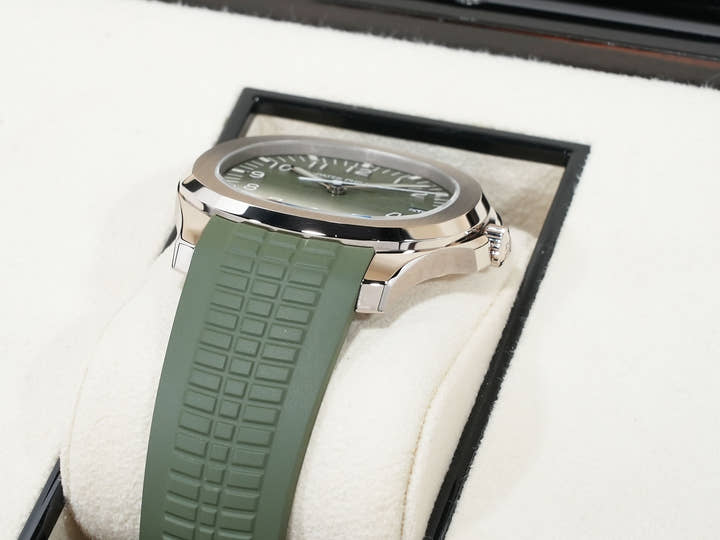 パテックフィリップ アクアノート Ref.5168G-010 ホワイトゴールド カーキグリーン文字盤 美中古 fsd8sgau