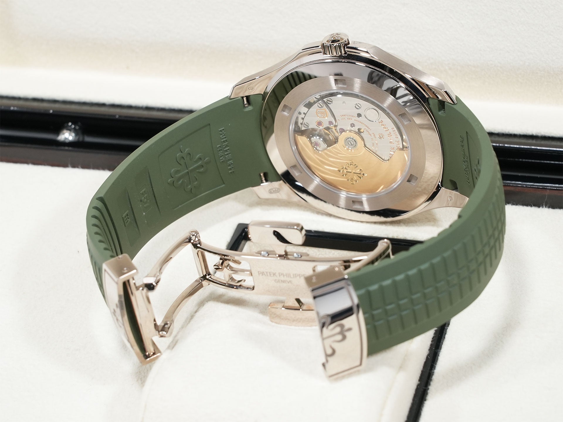 パテックフィリップ アクアノート Ref.5168G-010 ホワイトゴールド カーキグリーン文字盤 美中古 fsd8sgau