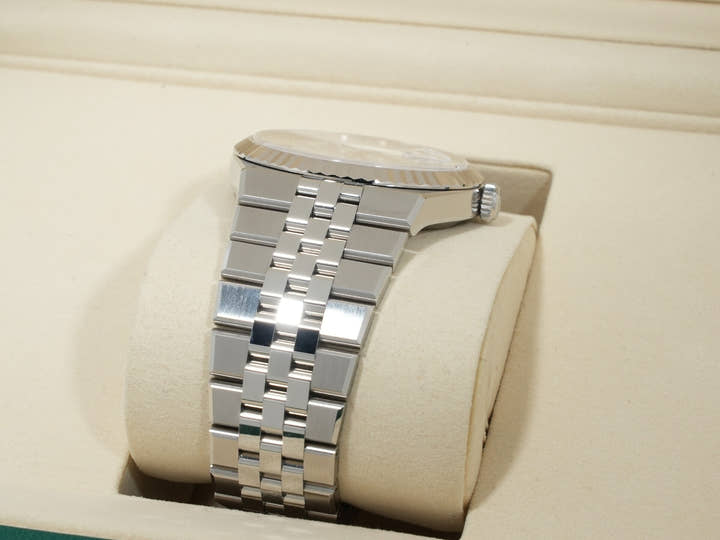 ロレックス ランドドゥエラー Ref.127334 ステンレススチール/ホワイトゴールド ホワイト文字盤 ジュビリーブレスレット 美品 kuin6fiy