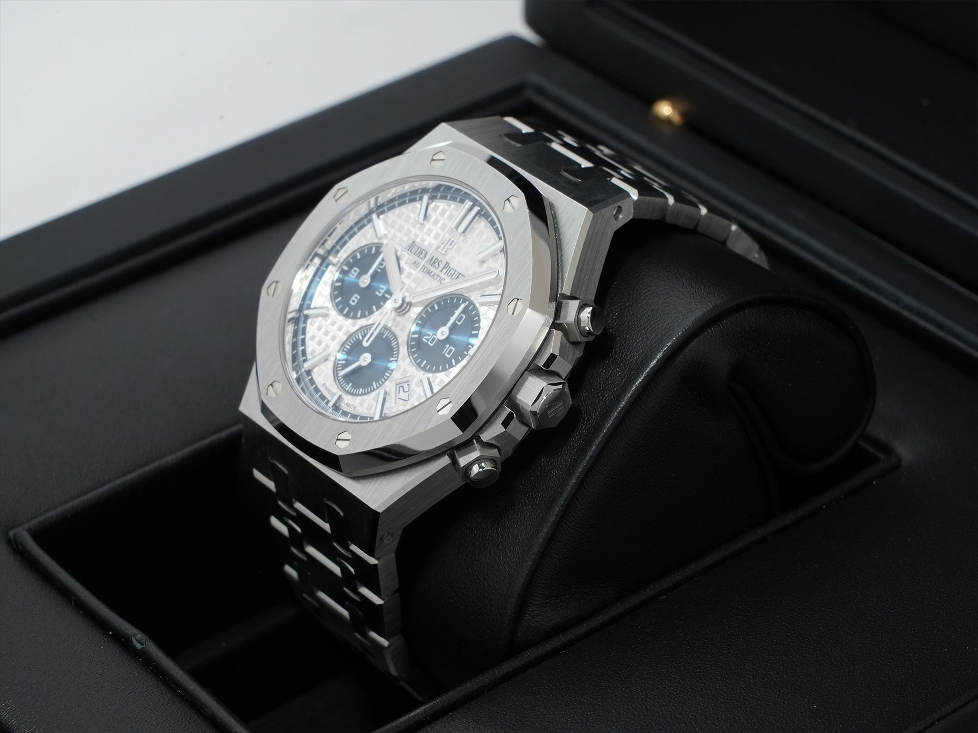 Audemars Piguet Royal Oak Chronograph Ref. 26315ST.OO.1256ST.01 Stainless Steel Silver Dial Unused vs88gb4t