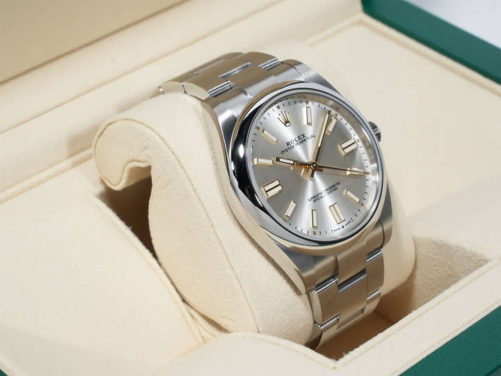 ロレックス オイスターパーペチュアル41 Ref.124300 ステンレススチール シルバー文字盤 極美品 tk6rcwty