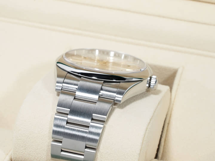 ロレックス オイスターパーペチュアル41 Ref.124300 ステンレススチール シルバー文字盤 極美品 tk6rcwty