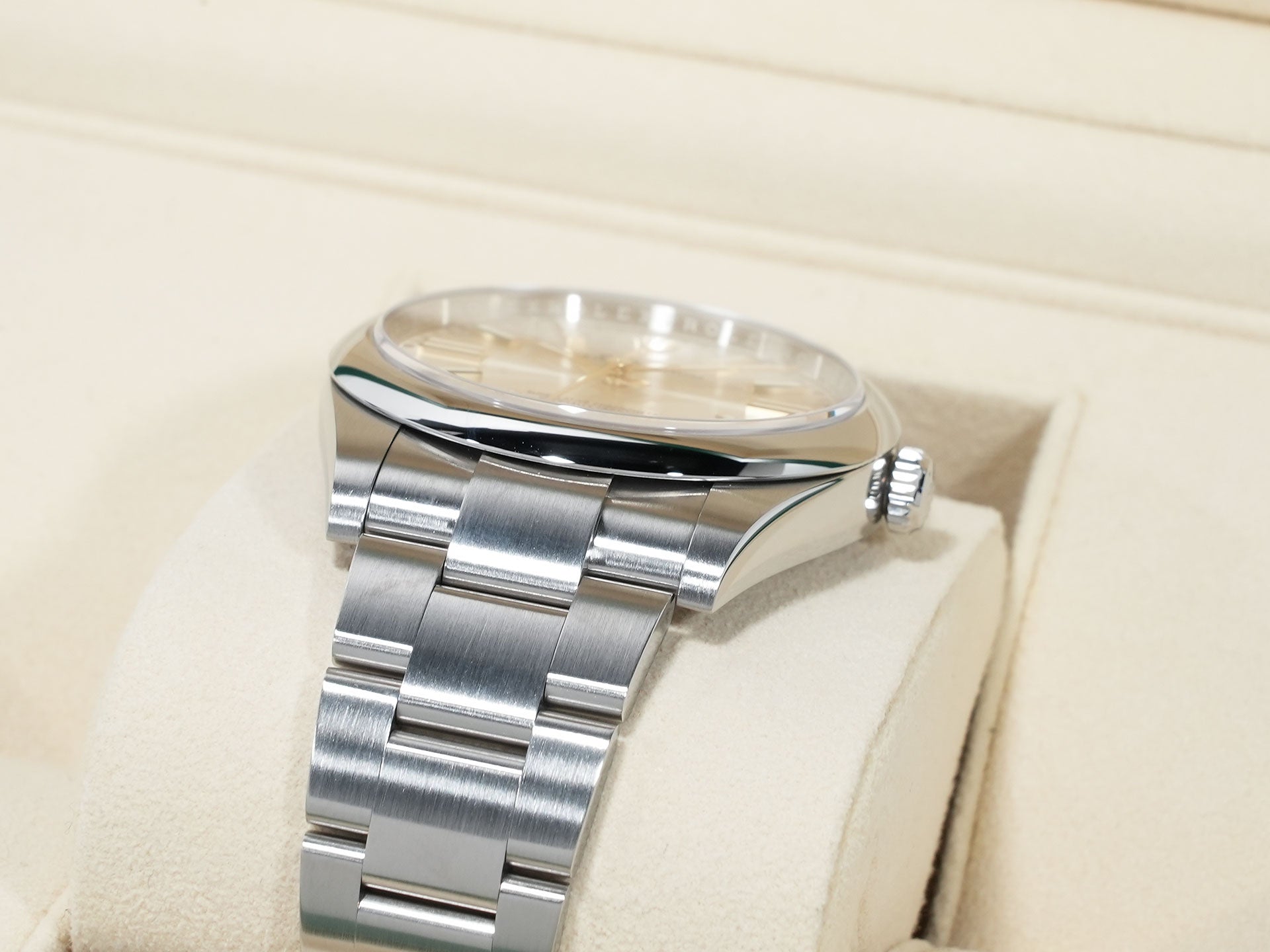 ロレックス オイスターパーペチュアル41 Ref.124300 ステンレススチール シルバー文字盤 極美品 tk6rcwty