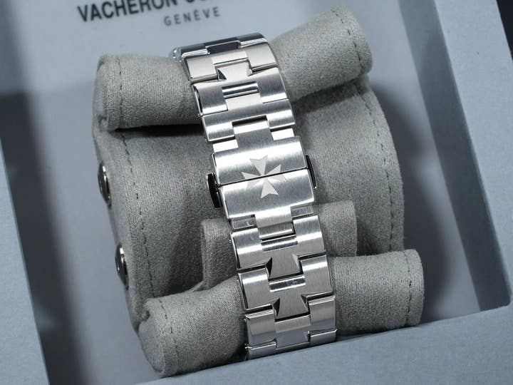 ヴァシュロンコンスタンタン オーヴァーシーズ オートマティック Ref.4520V/210A-B128 ステンレススチール ブルー文字盤 未使用 uhvncvi7