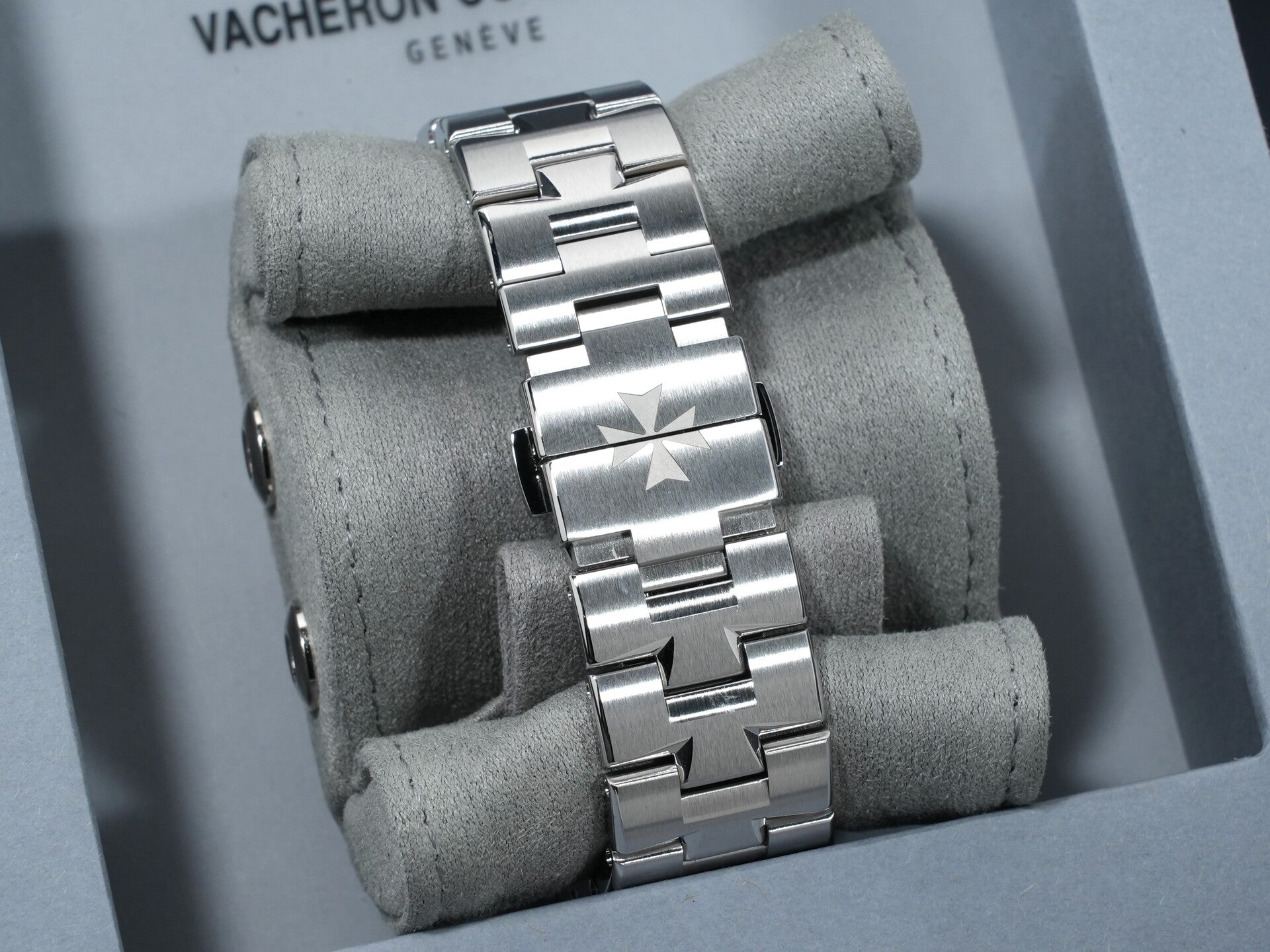 ヴァシュロンコンスタンタン オーヴァーシーズ オートマティック Ref.4520V/210A-B128 ステンレススチール ブルー文字盤 未使用 uhvncvi7