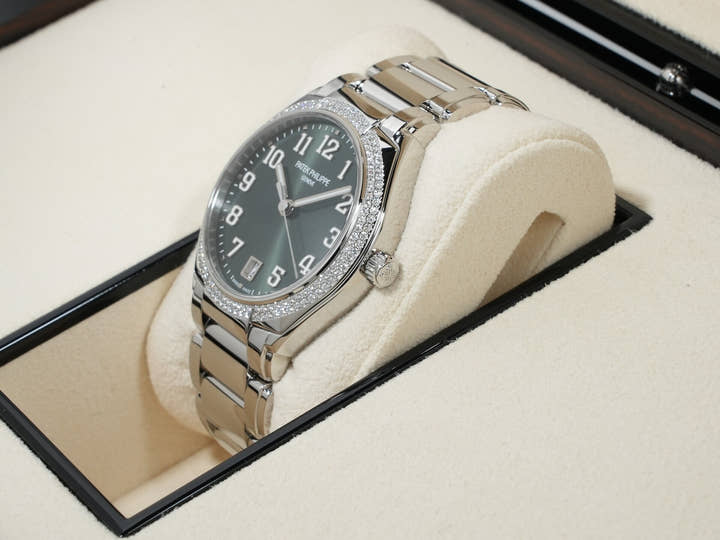 パテックフィリップ Twenty-4 Ref.7300/1200A-011 ステンレススチール オリーブグリーン ソレイユ文字盤 美品 osi6wzqf