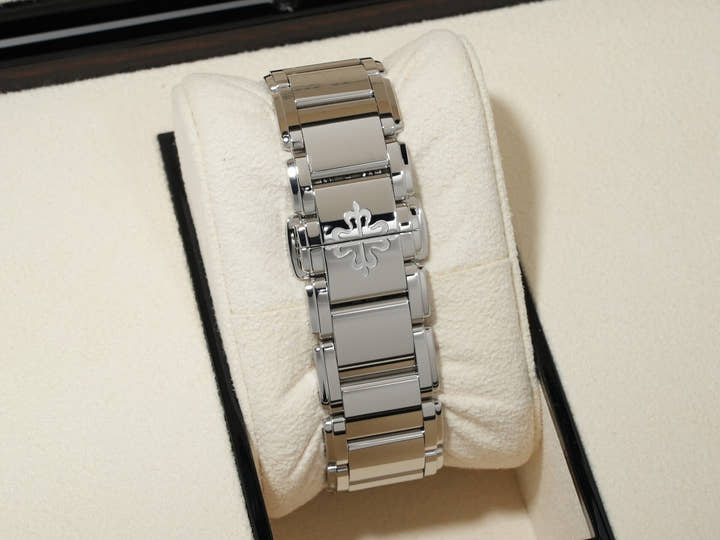 パテックフィリップ Twenty-4 Ref.7300/1200A-011 ステンレススチール オリーブグリーン ソレイユ文字盤 美品 osi6wzqf