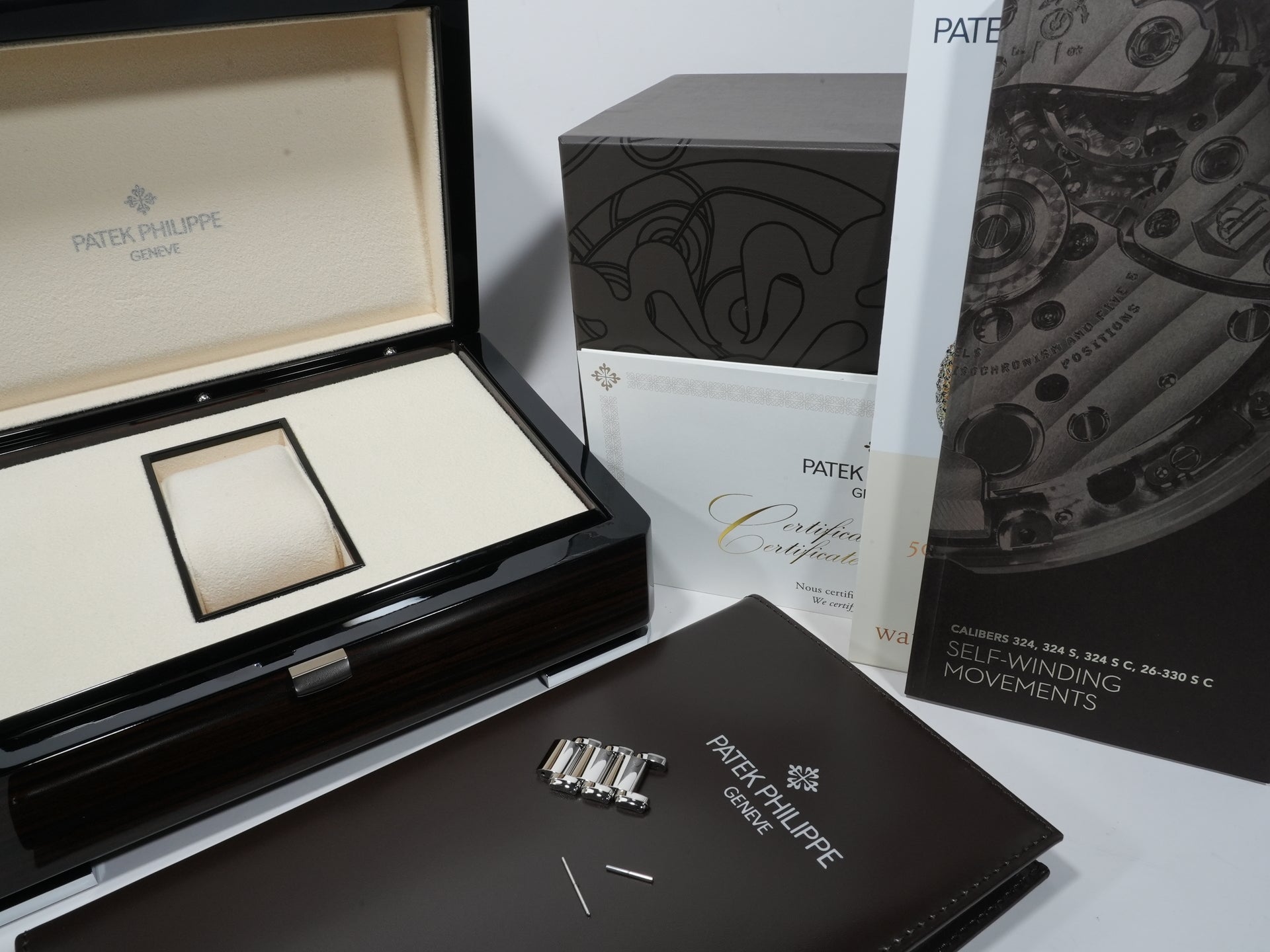 パテックフィリップ Twenty-4 Ref.7300/1200A-011 ステンレススチール オリーブグリーン ソレイユ文字盤 美品 osi6wzqf